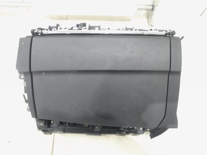Begagnade Handskfack Lynk &amp; Co 01 1.5 Pris € 24,00 Marginaltabell erbjuds av GEJO Revisie & Onderdelen BV
