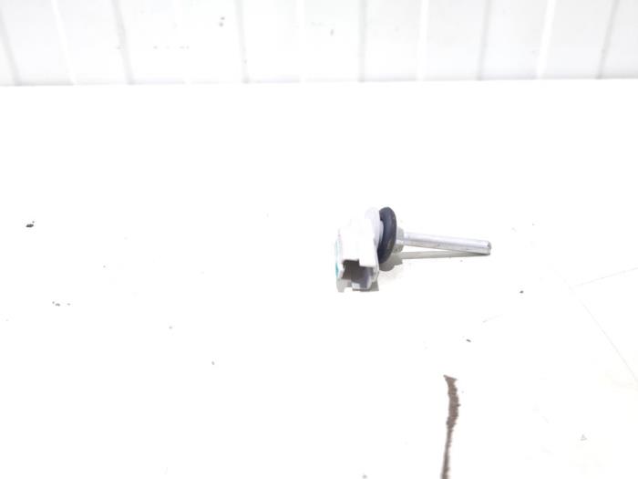 Begagnade Innetemperatursensor Lynk &amp; Co 01 1.5 Pris € 14,99 Marginaltabell erbjuds av GEJO Revisie & Onderdelen BV