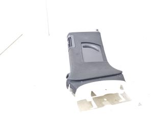 Gebrauchte Säule Mitte rechts Audi A8 (D4) 3.0 V6 24V TFSI Quattro Preis € 25,00 Margenregelung angeboten von GEJO Revisie & Onderdelen BV