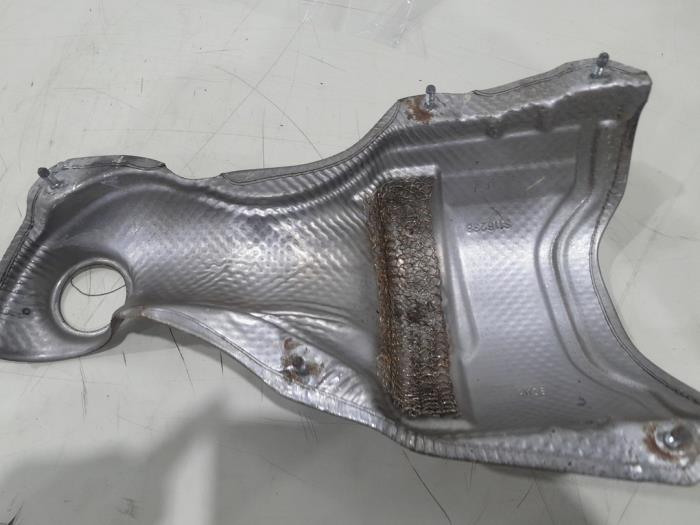 Gebrauchte Hitzeschild Auspuff Fiat Doblo Cargo (263) 1.3 D Multijet Preis € 25,00 Margenregelung angeboten von GEJO Revisie & Onderdelen BV