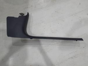 Usagé Protection montant A droit Audi A8 (D4) 3.0 V6 24V TFSI Quattro Prix € 50,00 Règlement à la marge proposé par GEJO Revisie & Onderdelen BV