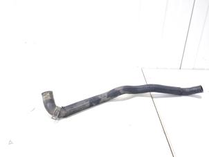 Usagé Tuyau radiateur Audi A8 (D4) 3.0 V6 24V TFSI Quattro Prix € 10,00 Règlement à la marge proposé par GEJO Revisie & Onderdelen BV