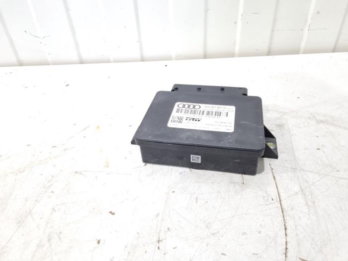 Module frein à main d'un Audi A8 (D4) 3.0 V6 24V TFSI Quattro 2016