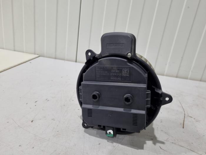 Moteur de ventilation chauffage d'un Audi A8 (D4) 3.0 V6 24V TFSI Quattro 2016