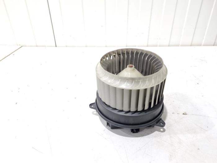 Moteur de ventilation chauffage d'un Audi A8 (D4) 3.0 V6 24V TFSI Quattro 2016