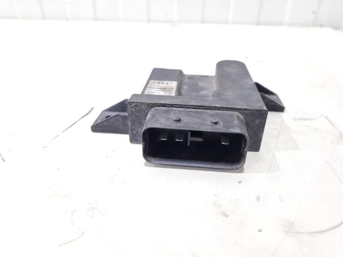 Module pompe carburant d'un Audi A8 (D4) 3.0 V6 24V TFSI Quattro 2016