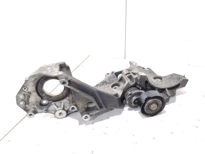 Usagé Support dynamo haut Audi A1 Sportback (8XA/8XF) 1.6 TDI 16V Prix € 24,00 Règlement à la marge proposé par GEJO Revisie & Onderdelen BV