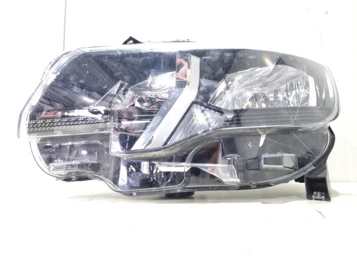 Używane Reflektor lewy Peugeot Partner (EA//EF/EN/EU) 1.5 BlueHDi 100 Cena € 40,00 Procedura marży oferowane przez GEJO Revisie & Onderdelen BV