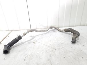 Usagé Tube d'eau Audi A8 (D4) 3.0 V6 24V TFSI Quattro Prix € 20,00 Règlement à la marge proposé par GEJO Revisie & Onderdelen BV