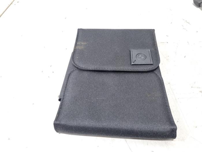 Używane Instrukcja BMW 1 serie (F21) 118i 1.5 TwinPower 12V Cena € 5,00 Procedura marży oferowane przez GEJO Revisie & Onderdelen BV