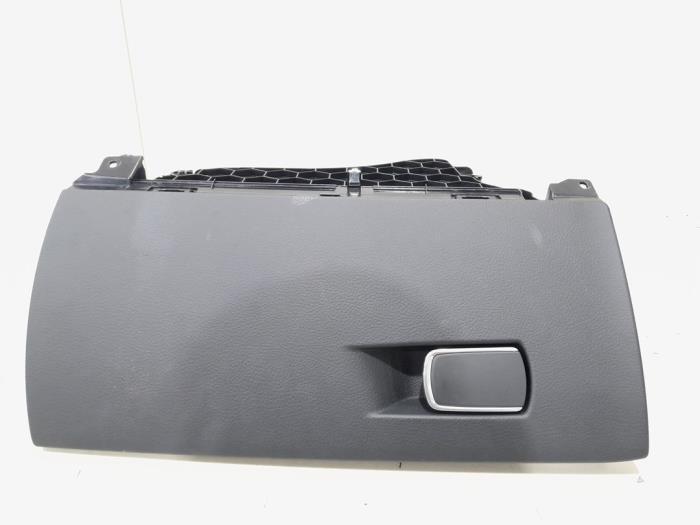 Begagnade Handskfack BMW 1 serie (F21) 118i 1.5 TwinPower 12V Pris € 30,00 Marginaltabell erbjuds av GEJO Revisie & Onderdelen BV