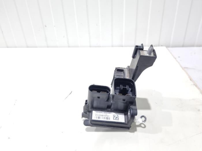 Gebrauchte Stromverteiler BMW 1 serie (F21) 118i 1.5 TwinPower 12V Preis € 18,00 Margenregelung angeboten von GEJO Revisie & Onderdelen BV