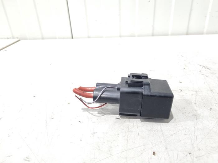Begagnade Relä BMW 1 serie (F21) 118i 1.5 TwinPower 12V Pris € 5,00 Marginaltabell erbjuds av GEJO Revisie & Onderdelen BV