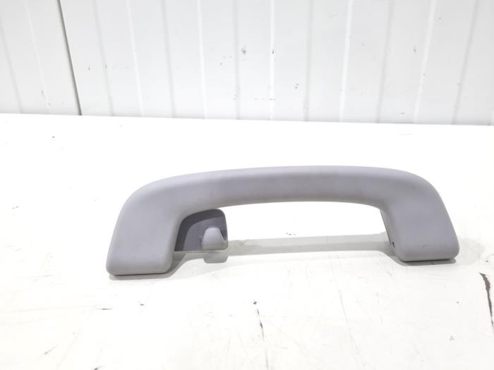 Begagnade Handtag BMW 1 serie (F21) 118i 1.5 TwinPower 12V Pris € 8,00 Marginaltabell erbjuds av GEJO Revisie & Onderdelen BV