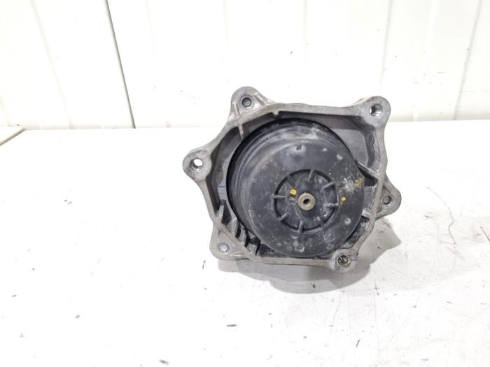 Usagé Support moteur BMW 1 serie (F21) 118i 1.5 TwinPower 12V Prix € 14,00 Règlement à la marge proposé par GEJO Revisie & Onderdelen BV