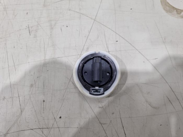 Begagnade Airbagsensor Peugeot Partner (EA//EF/EN/EU) 1.5 BlueHDi 100 Pris € 16,99 Marginaltabell erbjuds av GEJO Revisie & Onderdelen BV