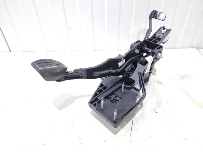 Używane Pedal hamulca Peugeot Partner (EA//EF/EN/EU) 1.5 BlueHDi 100 Cena € 39,00 Procedura marży oferowane przez GEJO Revisie & Onderdelen BV