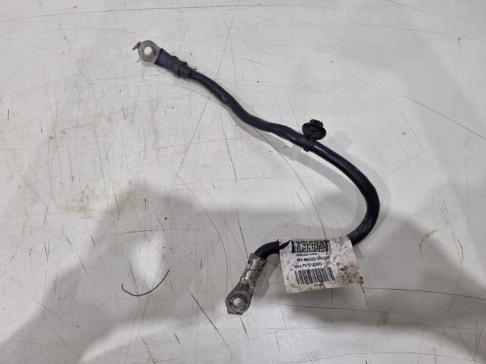Używane Kabel (rózne) Volvo XC60 II (UZ) 2.0 T6 16V Recharge, Twin Engine AWD Cena € 15,00 Procedura marży oferowane przez GEJO Revisie & Onderdelen BV