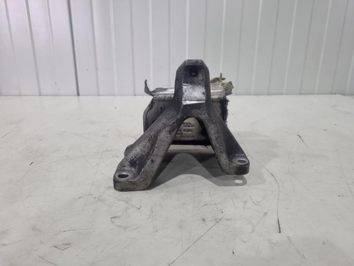 Used Engine mount Audi S4 Avant (B8) S4 3.0 TFSI V6 24V Price € 8,99 Margin scheme offered by GEJO Revisie & Onderdelen BV