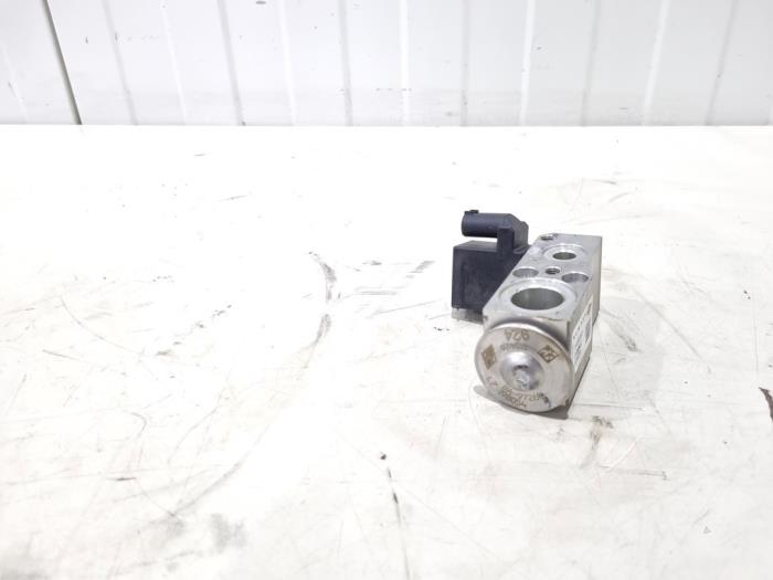 Gebrauchte Ausgleichventil Airco Volvo XC60 II (UZ) 2.0 T6 16V Recharge, Twin Engine AWD Preis € 39,00 Margenregelung angeboten von GEJO Revisie & Onderdelen BV