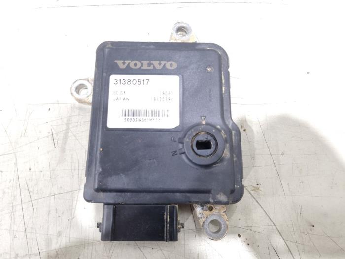 Used Automatic gearbox computer Volvo S90 II 2.0 T8 Twin Engine 16V AWD Price € 75,00 Margin scheme offered by GEJO Revisie & Onderdelen BV