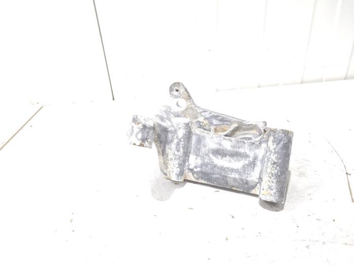 Used Engine mount Volvo S90 II 2.0 T8 Twin Engine 16V AWD Price € 29,00 Margin scheme offered by GEJO Revisie & Onderdelen BV