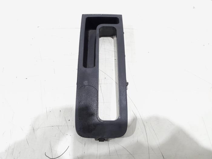 Gebrauchte Abdeckplatte sonstige Fiat Doblo Cargo (263) 1.3 D Multijet Preis € 10,00 Margenregelung angeboten von GEJO Revisie & Onderdelen BV