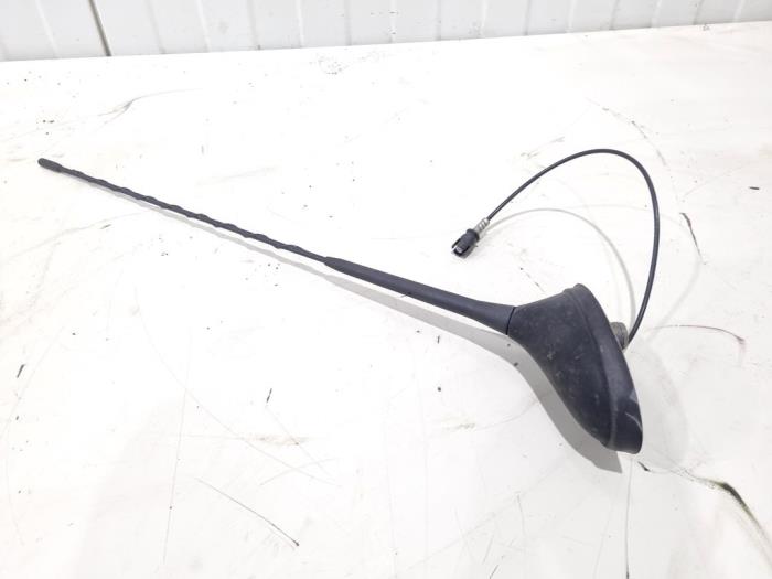 Używane Antena Peugeot 307 (3A/C/D) 2.0 16V Cena € 19,99 Procedura marży oferowane przez GEJO Revisie & Onderdelen BV