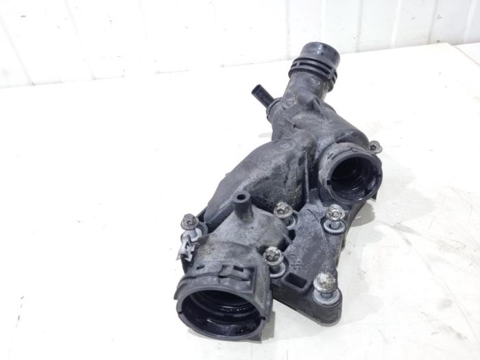 Gebrauchte Thermostat Mercedes C (W206) C-300 2.0 EQ Boost Turbo Preis € 75,00 Margenregelung angeboten von GEJO Revisie & Onderdelen BV