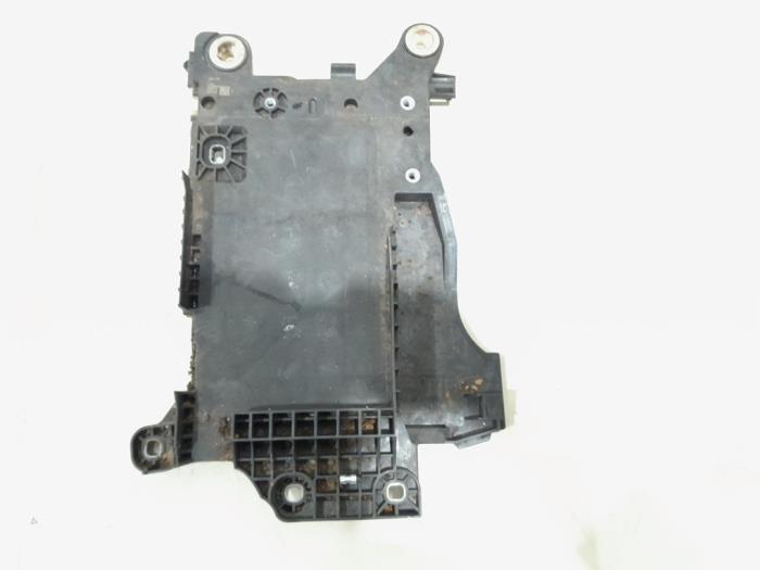 Begagnade Batterilåda BMW 2 serie Active Tourer (F45) 218i 1.5 TwinPower Turbo 12V Pris € 19,00 Marginaltabell erbjuds av GEJO Revisie & Onderdelen BV