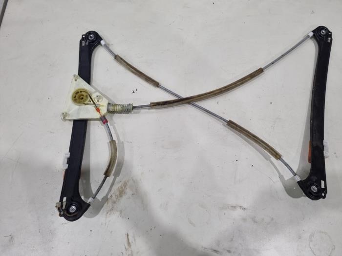 Door electric window regulator