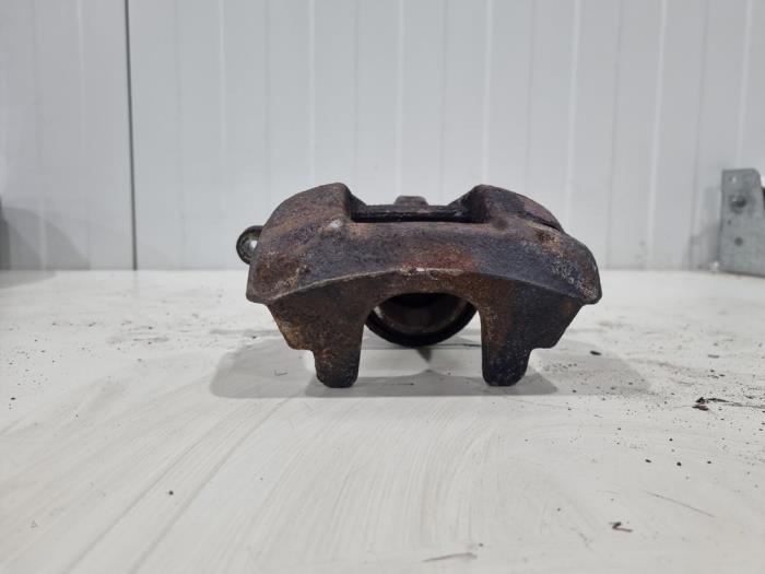 Gebrauchte Bremszange rechts vorne Toyota Avensis Wagon (T27) 2.0 16V D-4D-F Preis € 29,00 Margenregelung angeboten von GEJO Revisie & Onderdelen BV