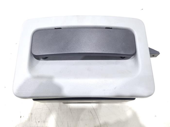 Używane Schowek Audi A1 (8X1/8XK) 1.4 TFSI 16V 122 Cena € 15,00 Procedura marży oferowane przez GEJO Revisie & Onderdelen BV