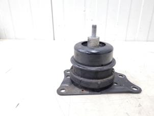 Engine mount from a Audi A1 (8X1/8XK) 1.4 TFSI 16V 122 2011
