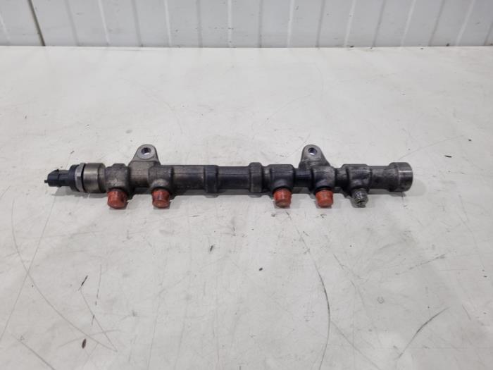 Gebrauchte Kraftstoffverteiler Fiat Doblo Cargo (263) 1.3 D Multijet Preis € 30,00 Margenregelung angeboten von GEJO Revisie & Onderdelen BV