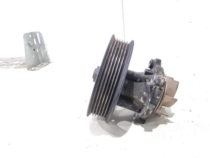 Vattenpump från en Fiat Doblo Cargo (263) 1.3 D Multijet 2011