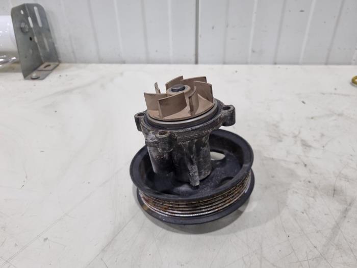 Vattenpump från en Fiat Doblo Cargo (263) 1.3 D Multijet 2011