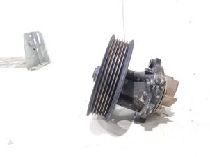 Vattenpump från en Fiat Doblo Cargo (263) 1.3 D Multijet 2011