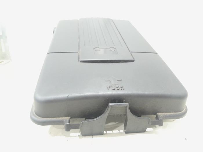 Begagnade Batterilock Audi Q3 (8UB/8UG) 2.0 TDI 16V 150 Quattro Pris € 9,00 Marginaltabell erbjuds av GEJO Revisie & Onderdelen BV