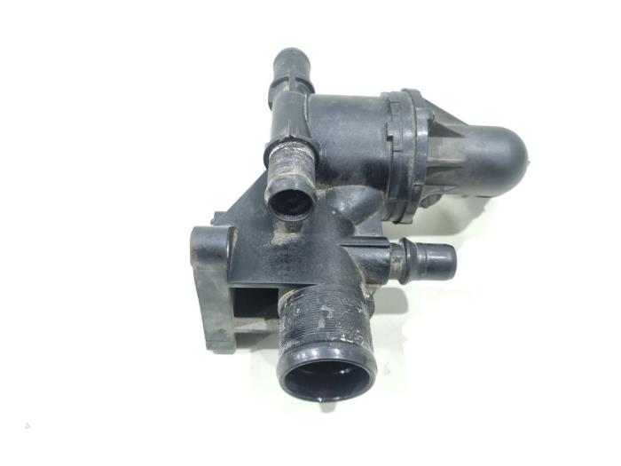 Usagé Boîtier thermostat Mercedes Vito (447.6) 1.6 111 CDI 16V Prix € 30,00 Règlement à la marge proposé par GEJO Revisie & Onderdelen BV