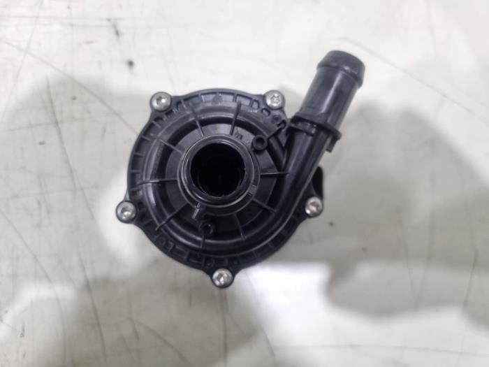 Begagnade Vattenpump Lynk &amp; Co 01 1.5 PHEV Pris € 99,00 Marginaltabell erbjuds av GEJO Revisie & Onderdelen BV