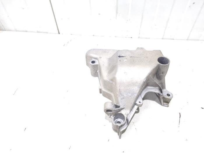 Used Engine mount Volkswagen Up! (121) 1.0 12V 60 Price € 9,00 Margin scheme offered by GEJO Revisie & Onderdelen BV