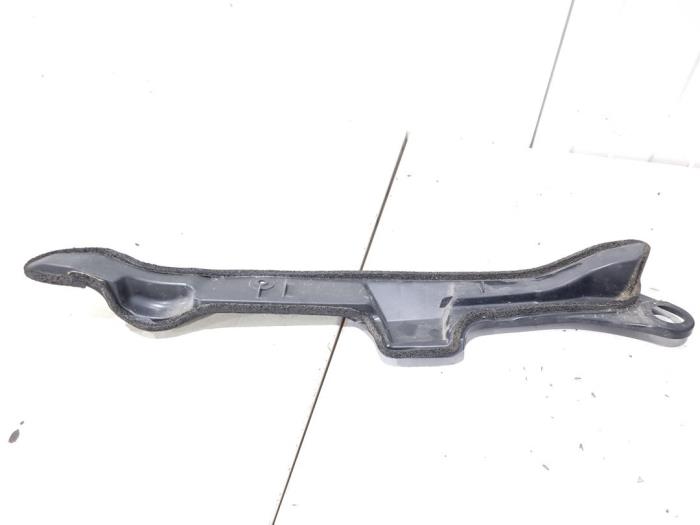 Gebrauchte Abdeckplatte sonstige Toyota Aygo (B40) 1.0 12V VVT-i Preis € 15,00 Margenregelung angeboten von GEJO Revisie & Onderdelen BV