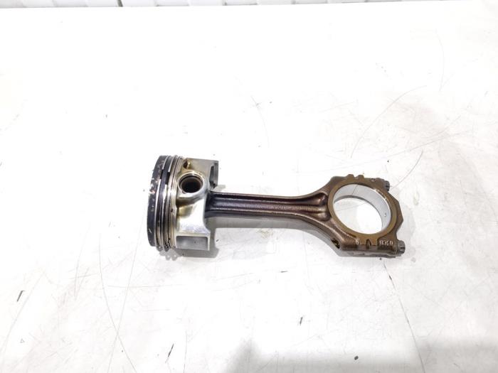 Usagé Bielle Audi A1 (8X1/8XK) 1.4 TFSI 16V 122 Prix € 30,00 Règlement à la marge proposé par GEJO Revisie & Onderdelen BV
