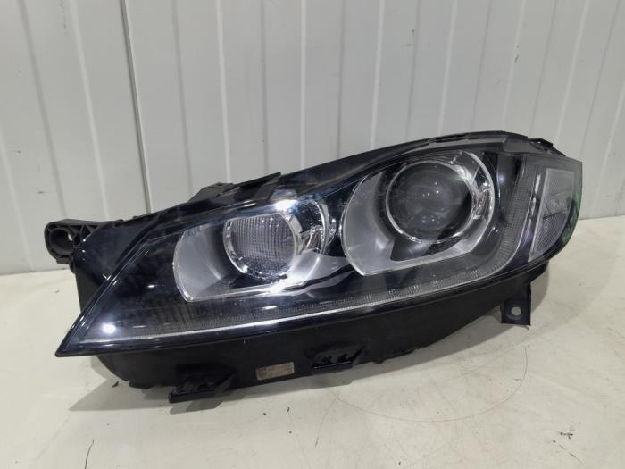 Używane Reflektor lewy Jaguar F-Pace 2.0 D 180 16V AWD Cena € 729,99 Procedura marży oferowane przez GEJO Revisie & Onderdelen BV