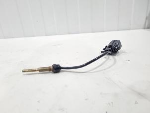 Temperatursensor Motor van een Jaguar F-Pace 2.0 D 180 16V AWD 2016