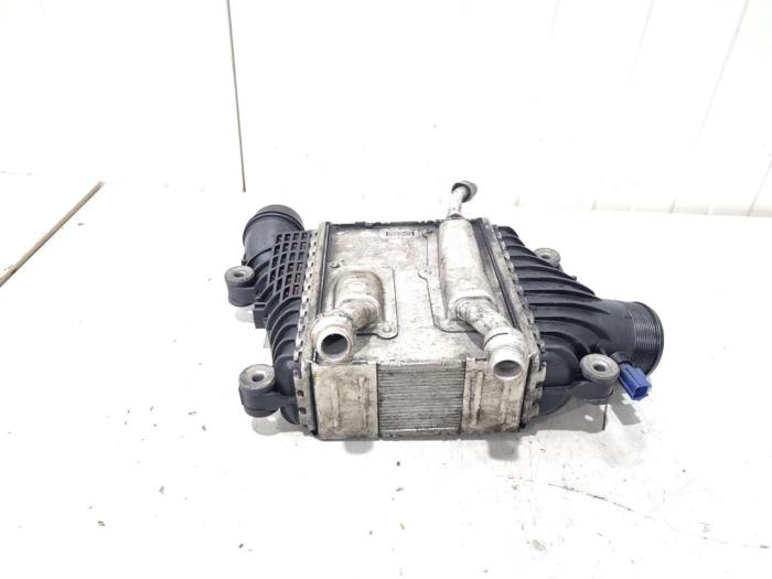 Usados Intercooler Jaguar F-Pace 2.0 D 180 16V AWD Precio € 34,00 Norma de margen ofrecido por GEJO Revisie & Onderdelen BV