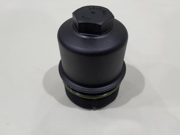 Gebrauchte Ölfilter Deckel Audi A8 (D4) 3.0 V6 24V TFSI Quattro Preis € 10,00 Margenregelung angeboten von GEJO Revisie & Onderdelen BV