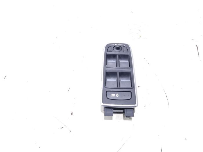 Usados Interruptor combinado de ventanillas Jaguar F-Pace 2.0 D 180 16V AWD Precio € 40,00 Norma de margen ofrecido por GEJO Revisie & Onderdelen BV