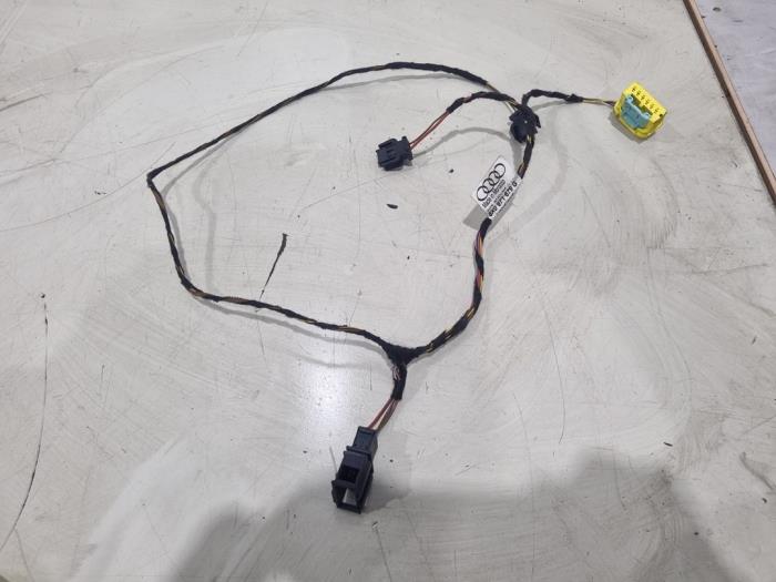 Używane Kabel (rózne) Audi A1 Sportback (8XA/8XF) 1.2 TFSI Cena € 15,00 Procedura marży oferowane przez GEJO Revisie & Onderdelen BV
